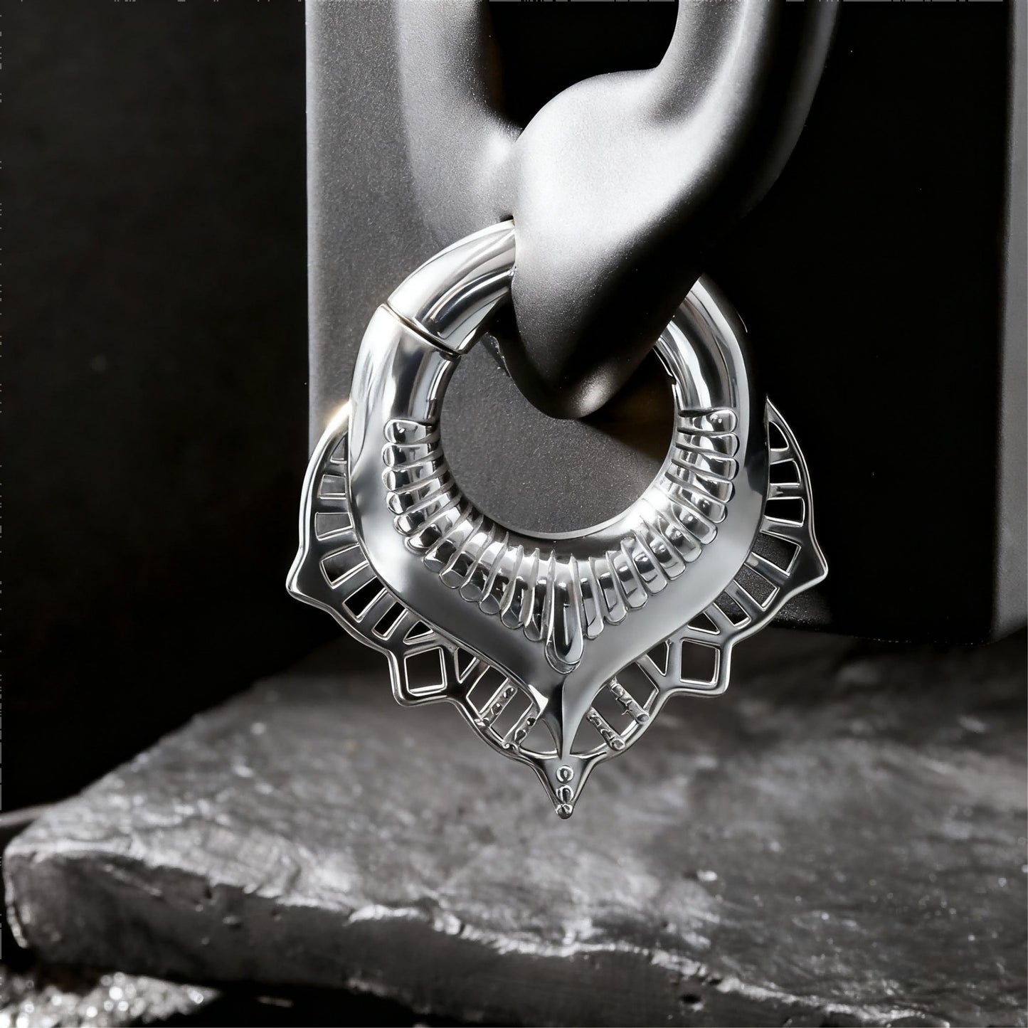 Silvery Lace Flower lobe weights/ Hinged Gauge Ring/ 2G Ear Gauges/ Ear Lobe stretching 6mm/ Gift Packaged Ear Weights