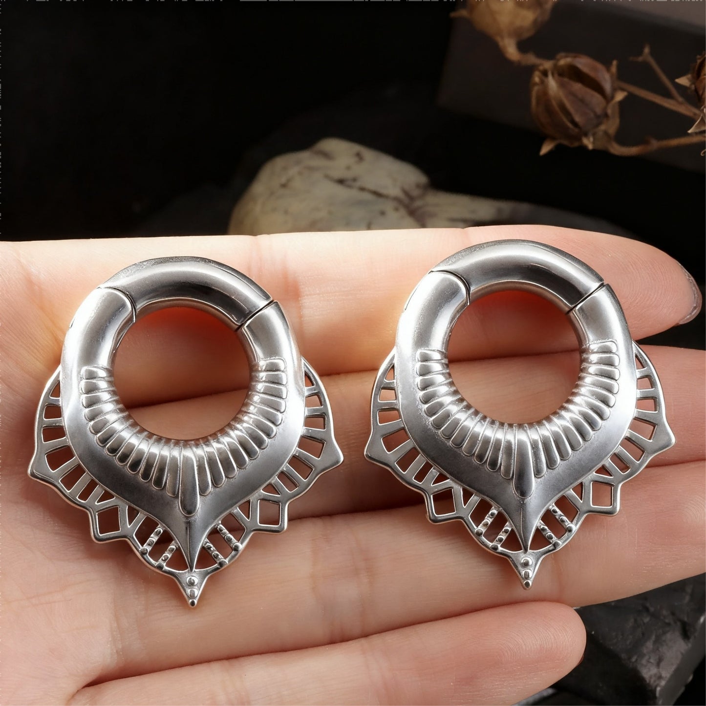 Silvery Lace Flower lobe weights/ Hinged Gauge Ring/ 2G Ear Gauges/ Ear Lobe stretching 6mm/ Gift Packaged Ear Weights
