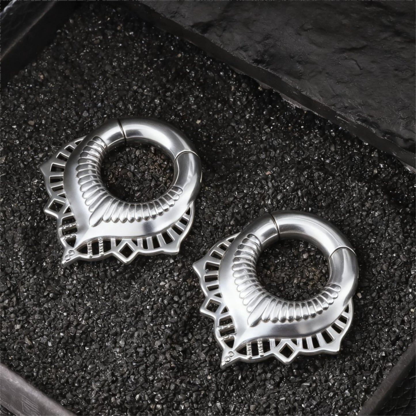 Silvery Lace Flower lobe weights/ Hinged Gauge Ring/ 2G Ear Gauges/ Ear Lobe stretching 6mm/ Gift Packaged Ear Weights