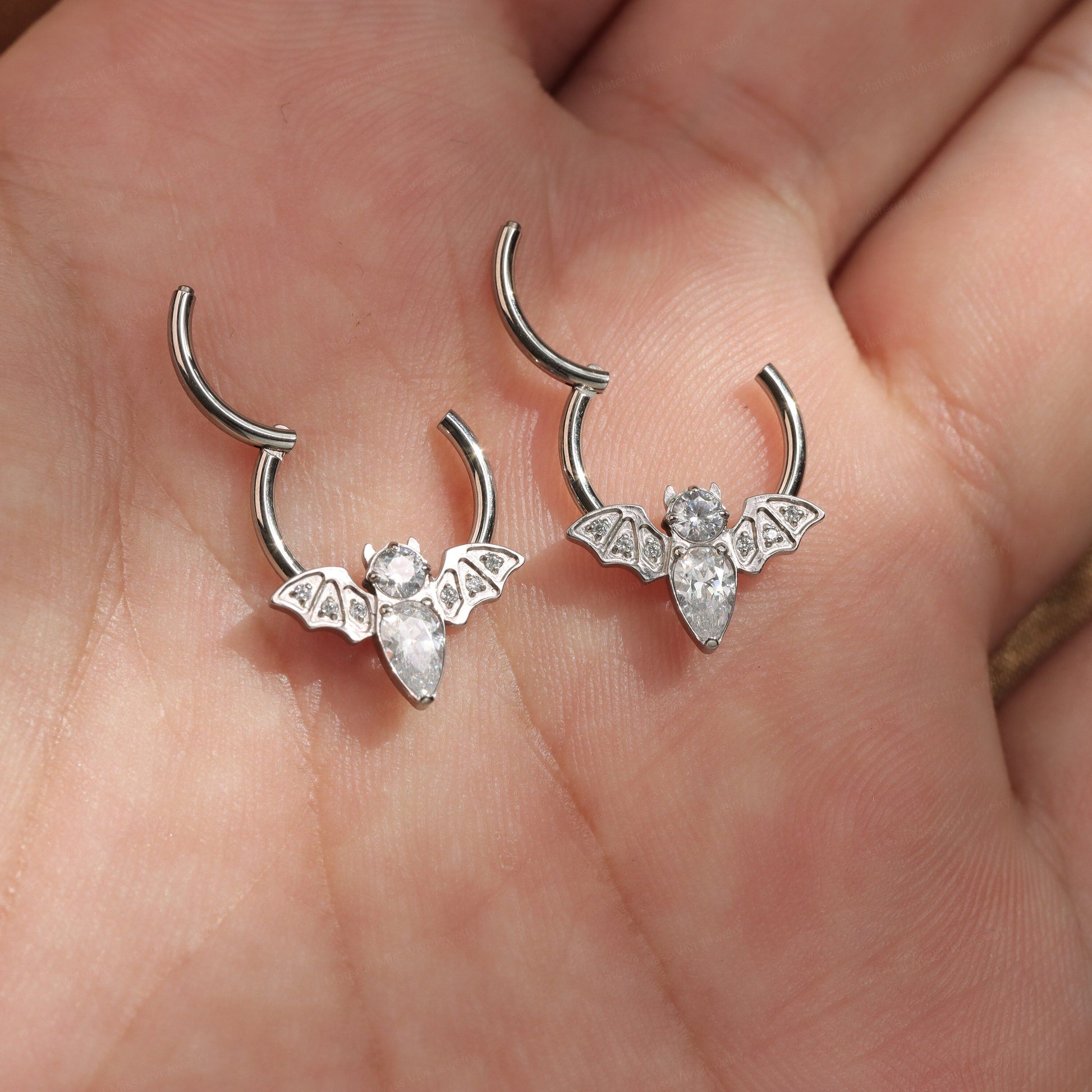 16G ASTM F136 Titanium CZ Bat Hinged Septum Ring/ Titanium Bat Septum 10mm/ Septum Hoop Silver/ Daith Clicker Hoop/ Daith Jewelry/ Halloween Miss Vivi Jewelry