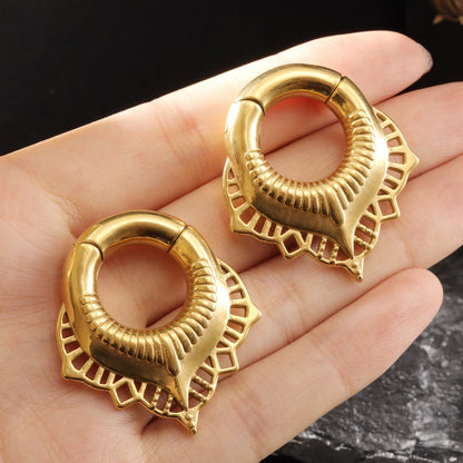 Black Lace Flower lobe weights/ Hinged Gauge Ring/ 2G Ear Gauges/ Ear Lobe stretching 6mm/ Gift Packaged Ear Weights