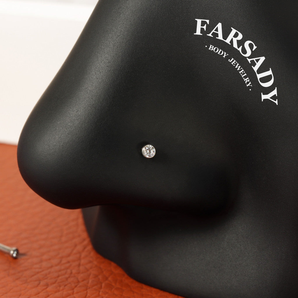 Bezel Round CZ - F136 Titanium L-Shape Nose Stud / Fit 18G 20G Nose Ring