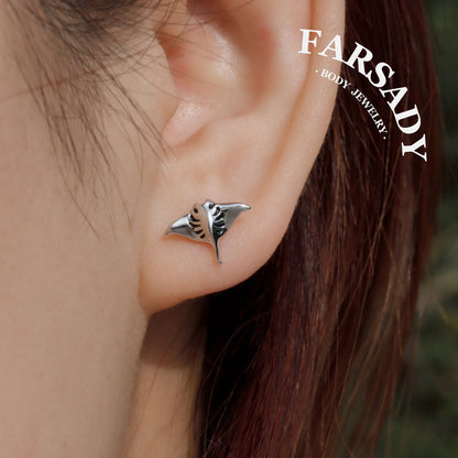 Manta Ray Cartilage Stud Earring /Threadless Push-In Flat Back /925 Sterling Silver or Plated Gold /Helix Tragus Conch Lobe Piercing Jewelry