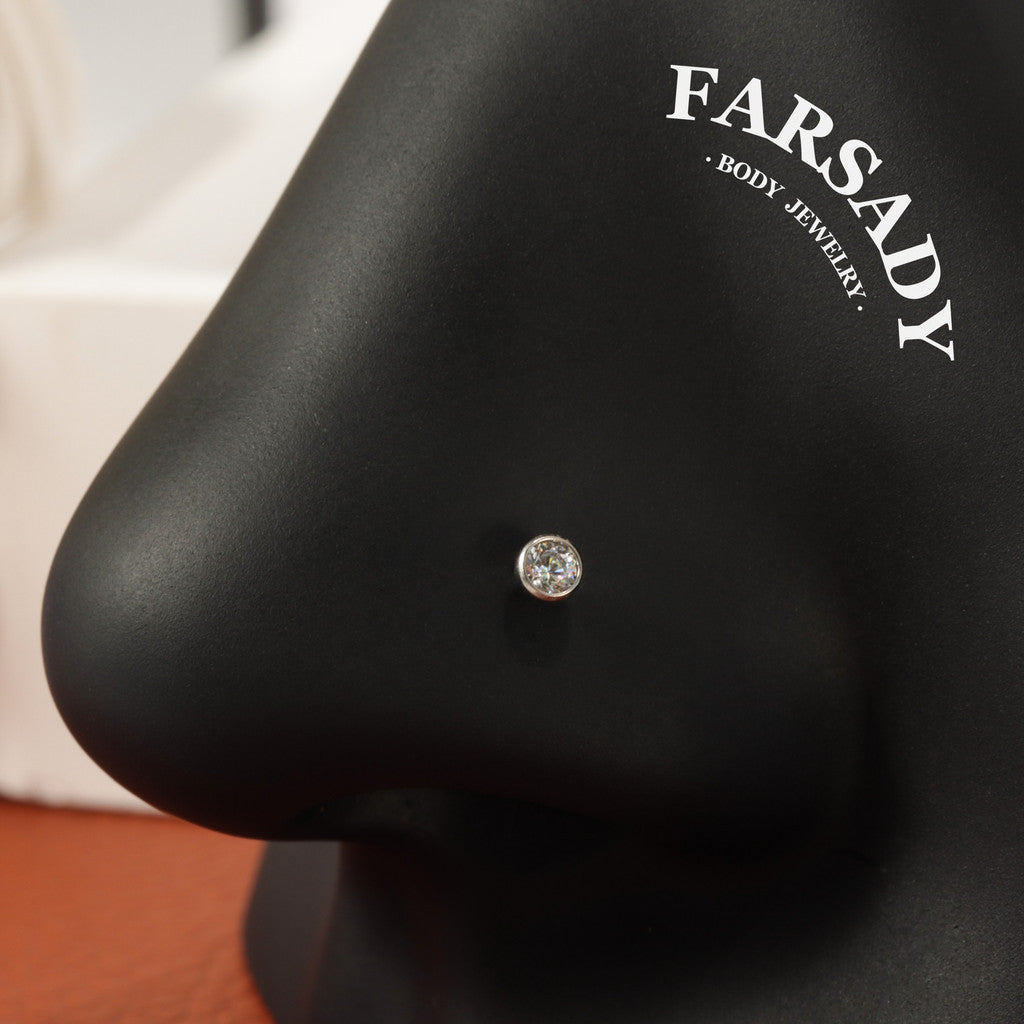 Bezel Round CZ - F136 Titanium L-Shape Nose Stud / Fit 18G 20G Nose Ring