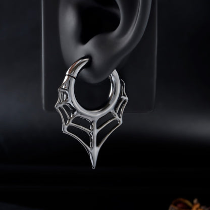 Spiderweb Ear Weights Hoop 5mm Stretched Ear 4 Gauges Earring Plugs Heavy Ear Weights Hanger Easy Clasp Gothic Ear Tunnels Lobe Stretching Body Jewelry