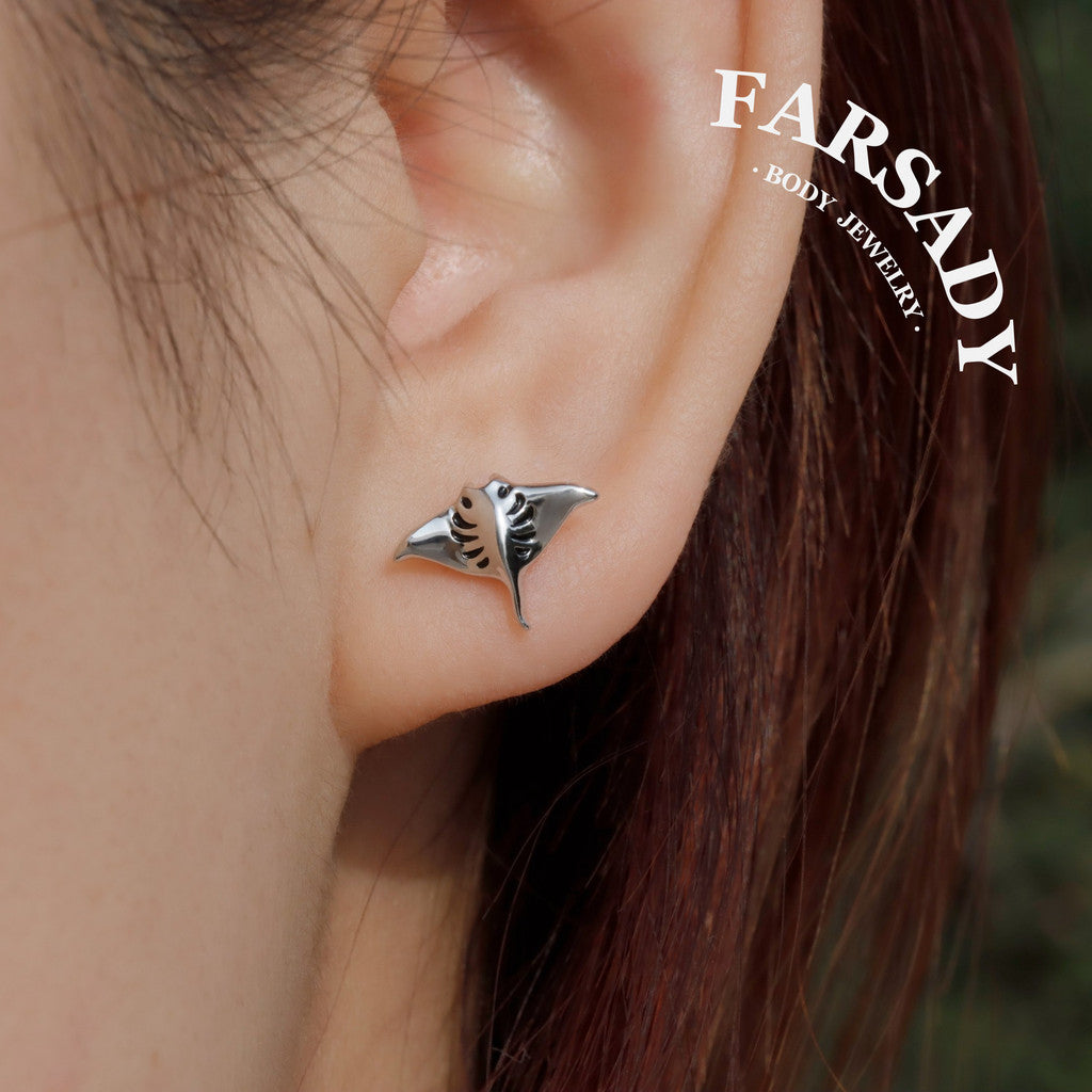 Manta Ray Cartilage Stud Earring